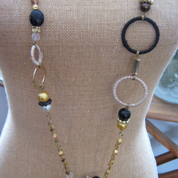 House of Moda Earring and Necklace Set - Picture 4 of 8